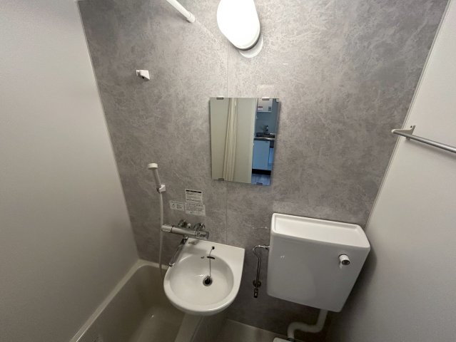 洗面設備　脱衣スペースもあります