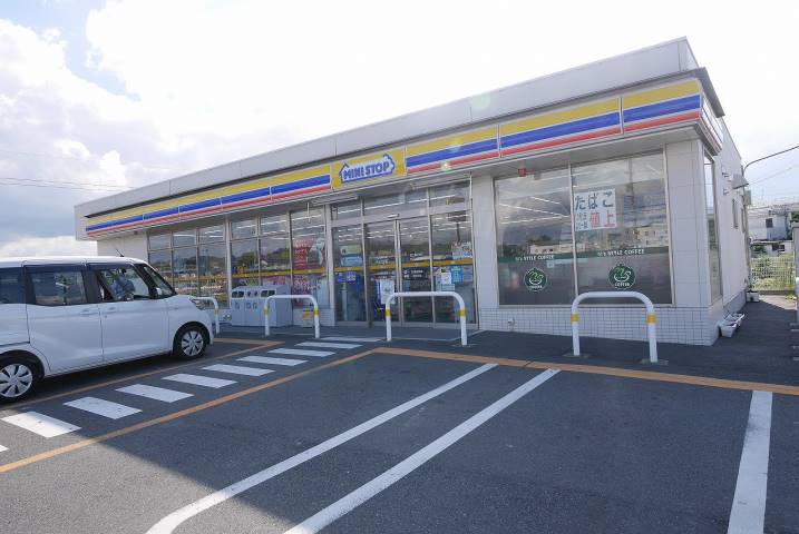 コンビニ　ミニストップ（コンビニ）まで511m
