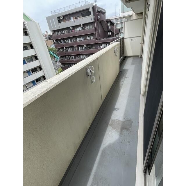 バルコニー　開放的で明るい空間を演出してくれるバルコニーです