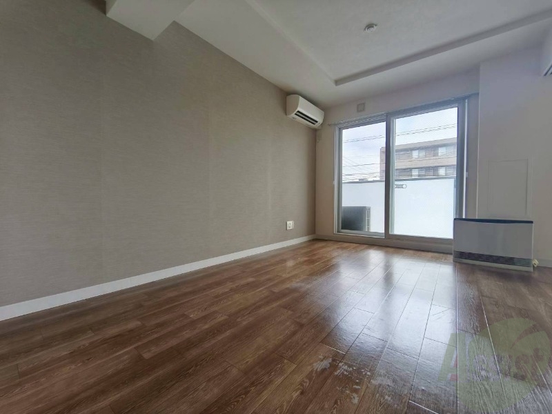 居室・リビング　広くてキレイなお部屋が広がっていて、充実した生活が送れそう。