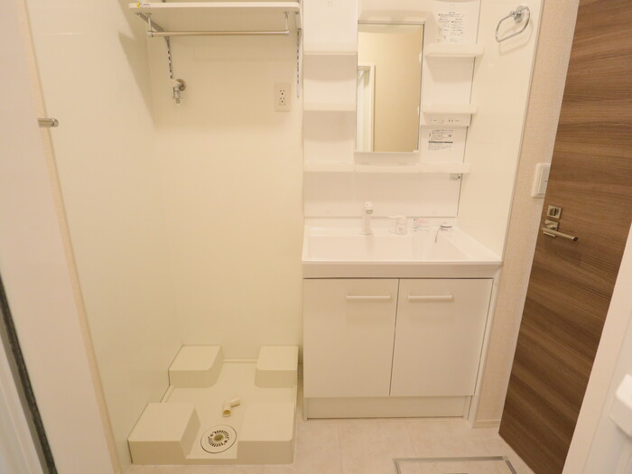 洗面設備　スペースが確保できる洗面所です