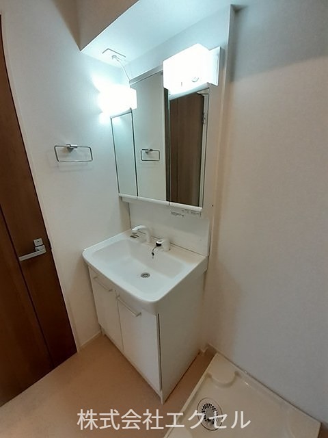 洗面設備　独立洗面台です。