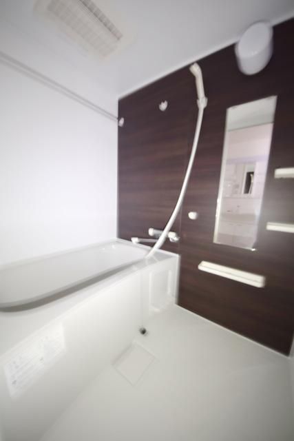バス・シャワールーム　浴室乾燥機あります♪