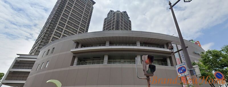 ドラックストア　ココカラファインプラスイズミヤ阪和堺店（ドラッグストア）まで737m