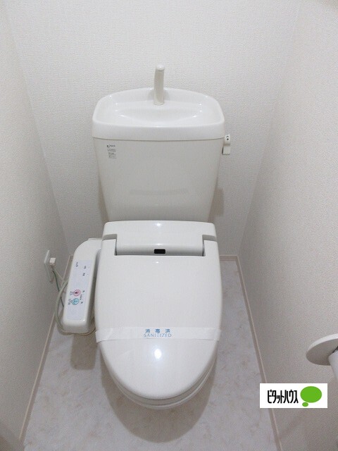 トイレ　温水洗浄便座