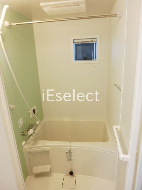 バス・シャワールーム　浴室乾燥機付きのお風呂