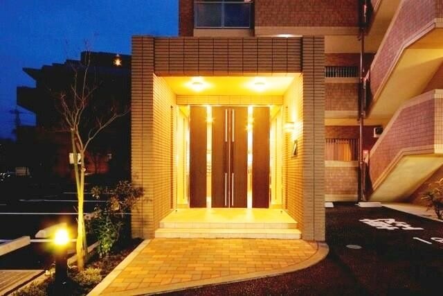 エントランス　【南向き前面棟無し明るいお部屋！】お問い合わせはお早めに♪