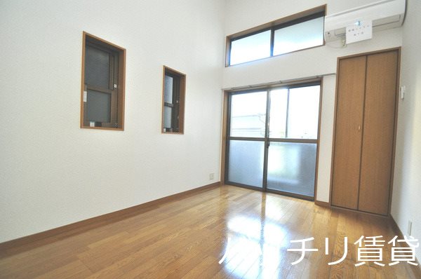 居室・リビング　同型タイプの為、現状を優先いたします