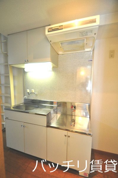 キッチン　同型タイプの為、現状を優先いたします