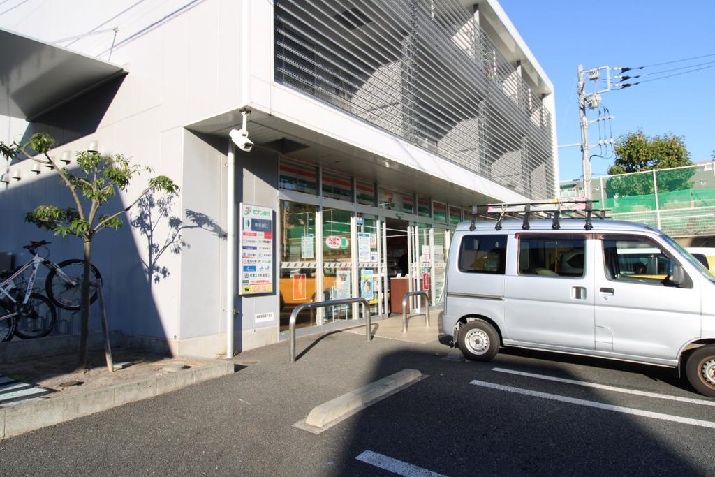コンビニ　ファミリーマート藤沢善行店（コンビニ）まで150m