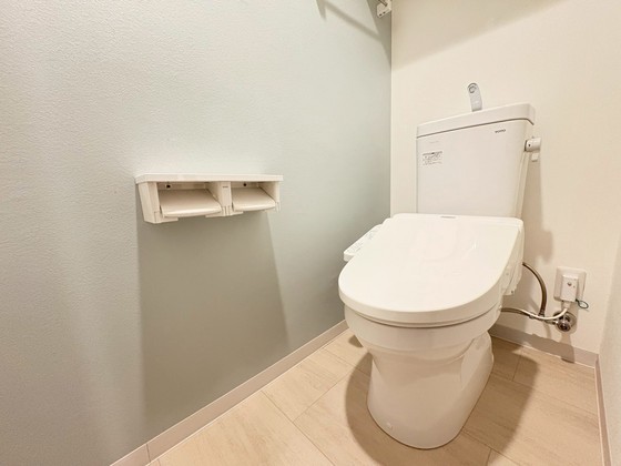 トイレ　※参考別号室の写真です