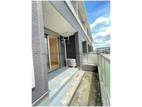 バルコニー　同建物別号室