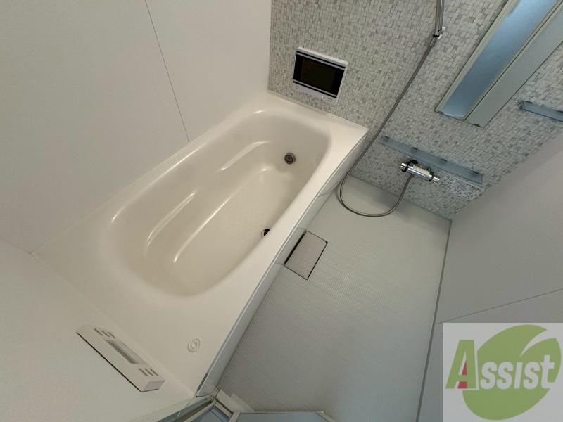 バス・シャワールーム　お風呂になります。一日の疲れを癒してくださいね。