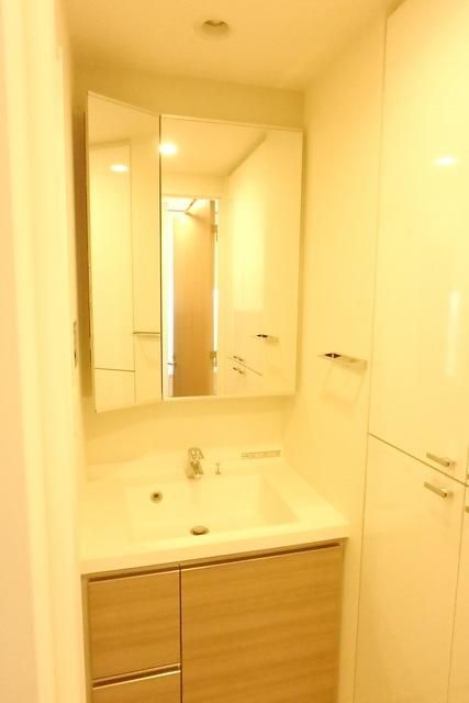 洗面設備　★清潔感ある独立洗面化粧台★