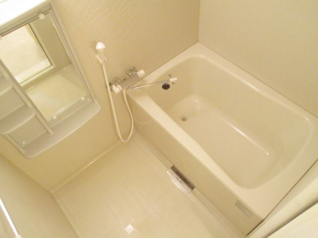 バス・シャワールーム　★浴室乾燥付のお風呂です★