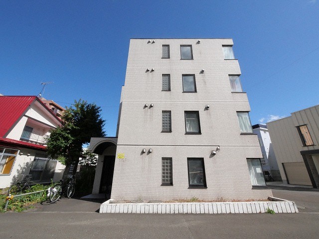 建物外観　★初期費用格安物件です！★南円山エリア最安値のエアコン付き！