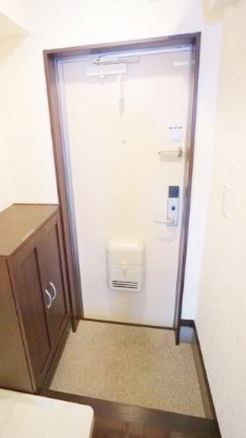 玄関　別部屋同仕様タイプ