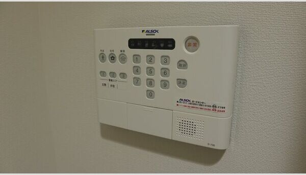 セキュリティ　※写真は同じマンションの違う部屋のものになります。