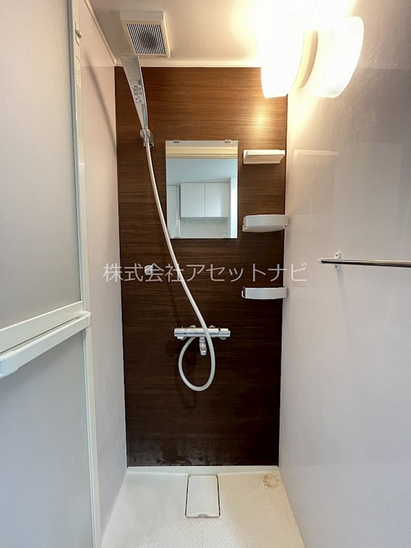 バス・シャワールーム　※別タイプの参考画像になります。
