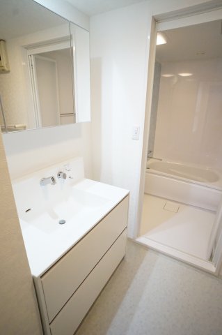 洗面設備　別のお部屋の写真です