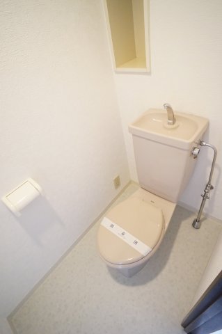 トイレ　別のお部屋の写真です
