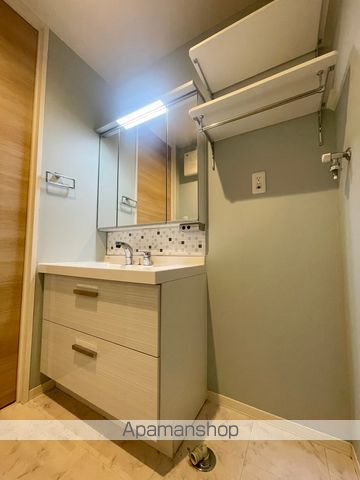 洗面設備　同建物別部屋写真