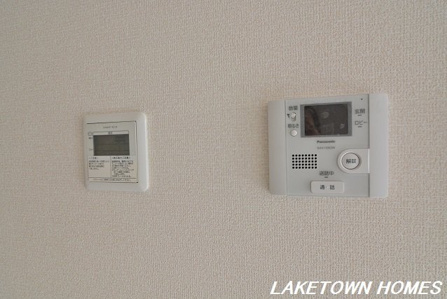 その他設備　来訪者の確認が出来るモニター付インターホンです。