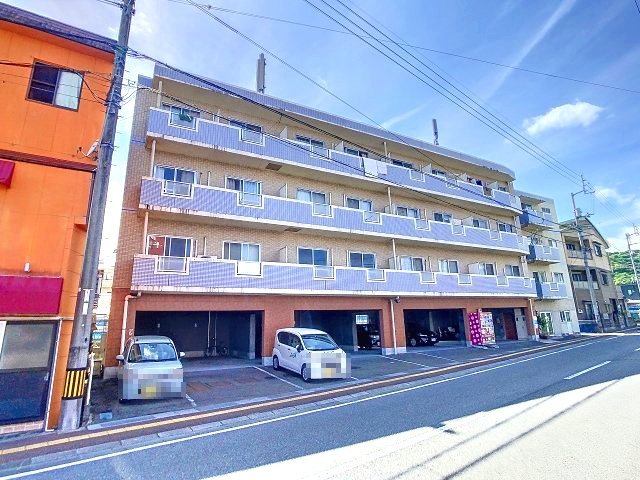 建物外観　現況が相違する場合は現況を優先致します。