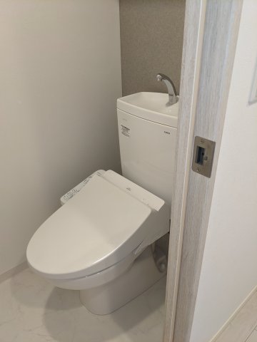 トイレ　モデル住戸901の室内写真です
