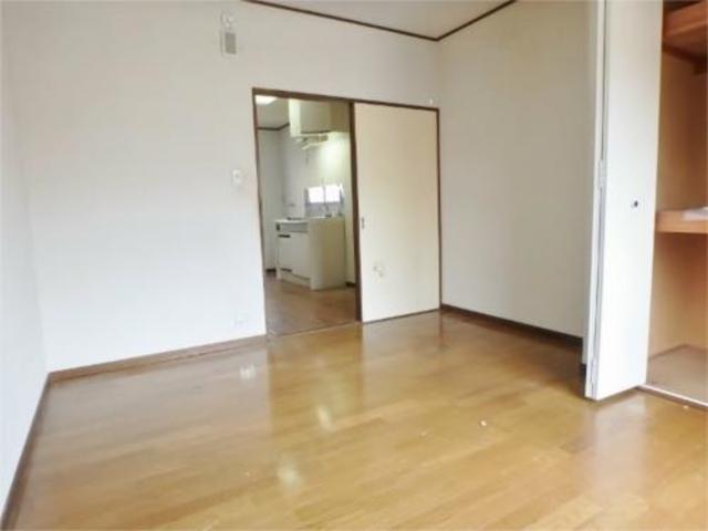 その他　６帖の洋室です