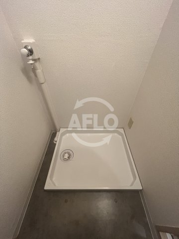 洗面設備　フェアリーコート歌島橋　洗濯パン