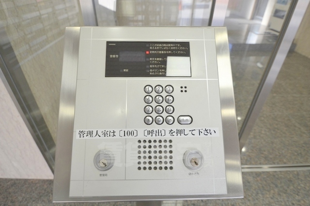 ロビー　オートロック