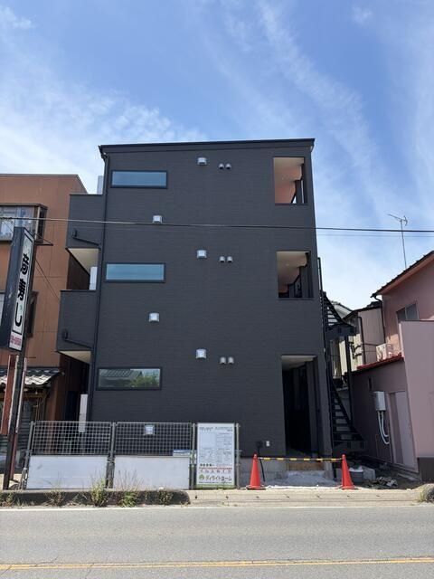 建物外観　建築中
