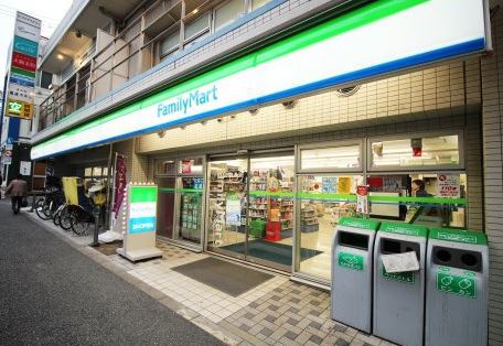 コンビニ　ファミリーマート駒沢二丁目店（コンビニ）まで152m