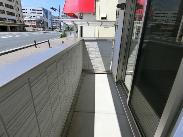 バルコニー　日当たりの良い南西向きのバルコニー♪（同仕様画像）