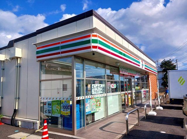 コンビニ　セブンイレブン富士宮小泉店（コンビニ）まで350m