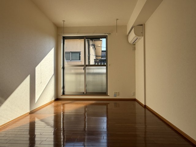 居室・リビング　同建物別室参考写真