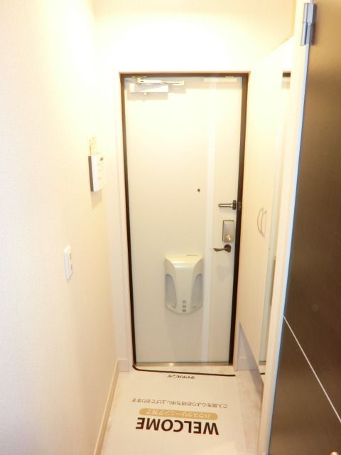 玄関　たっぷりシューズボックス付の玄関です