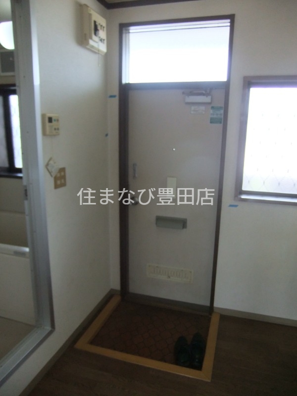 玄関　同型別部屋写真