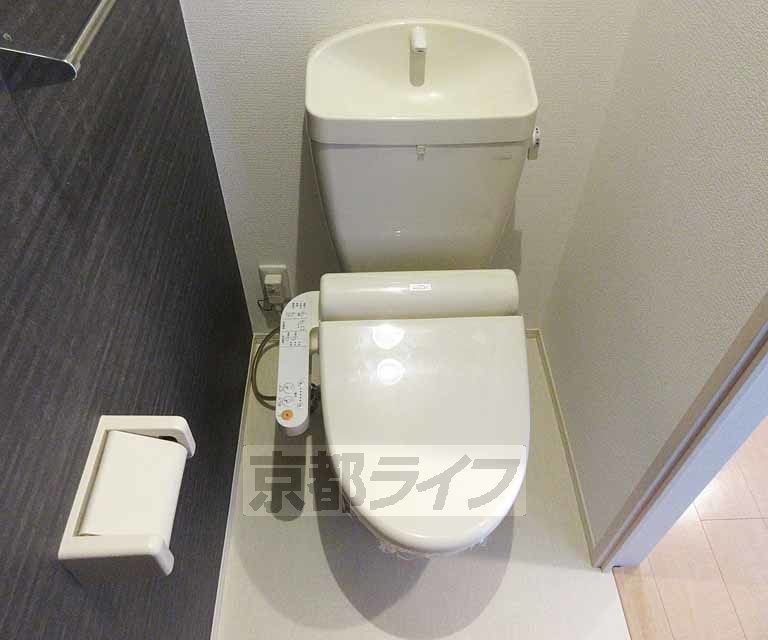トイレ　ウォシュレット付きのトイレです・