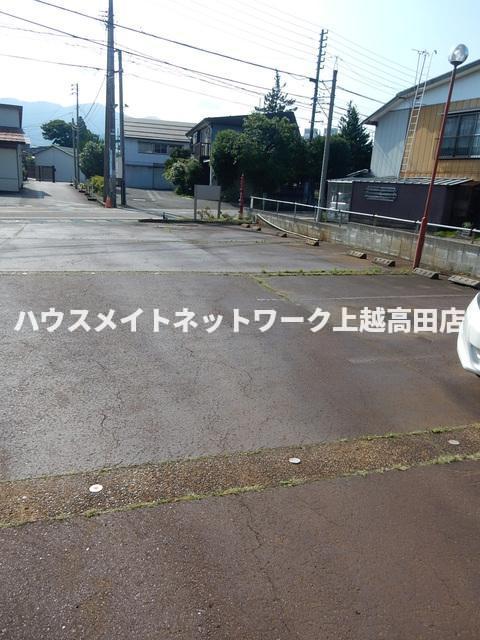 駐車場　消雪付駐車場