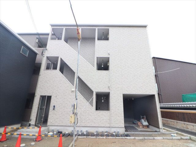 建物外観　JR岸辺駅まで徒歩8分の便利な立地