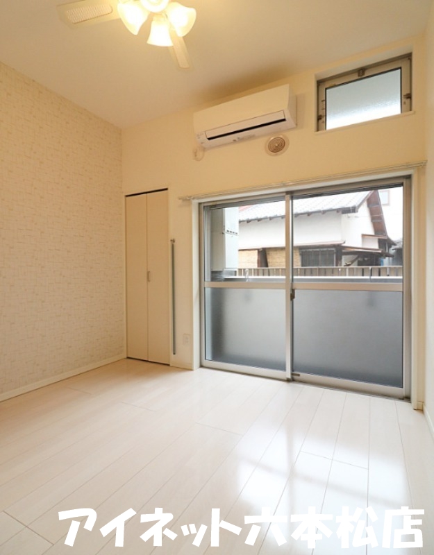 居室・リビング　家具の配置がしやすいお部屋です