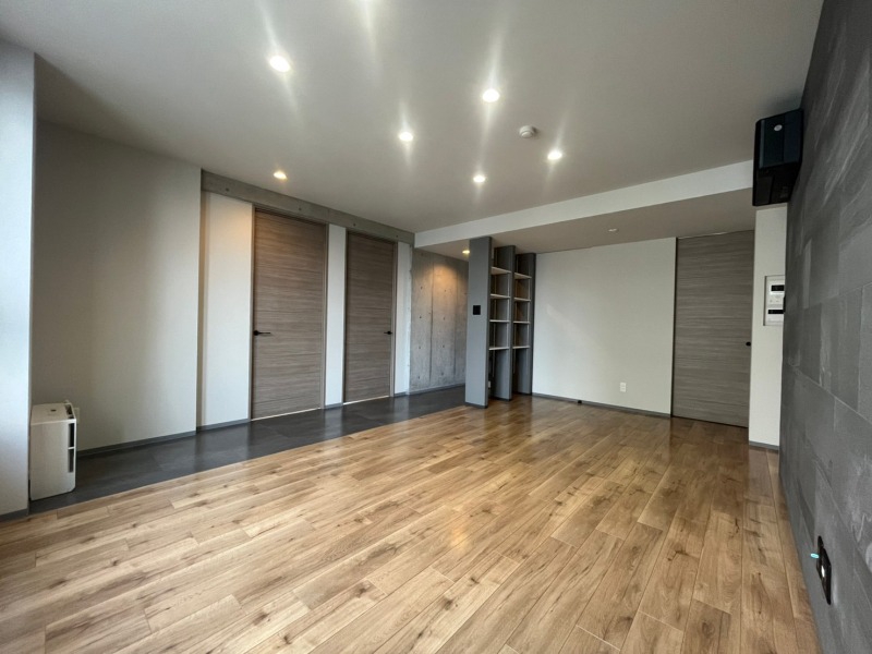 居室・リビング　広くてキレイなお部屋が広がっていて、充実した生活が送れそう。