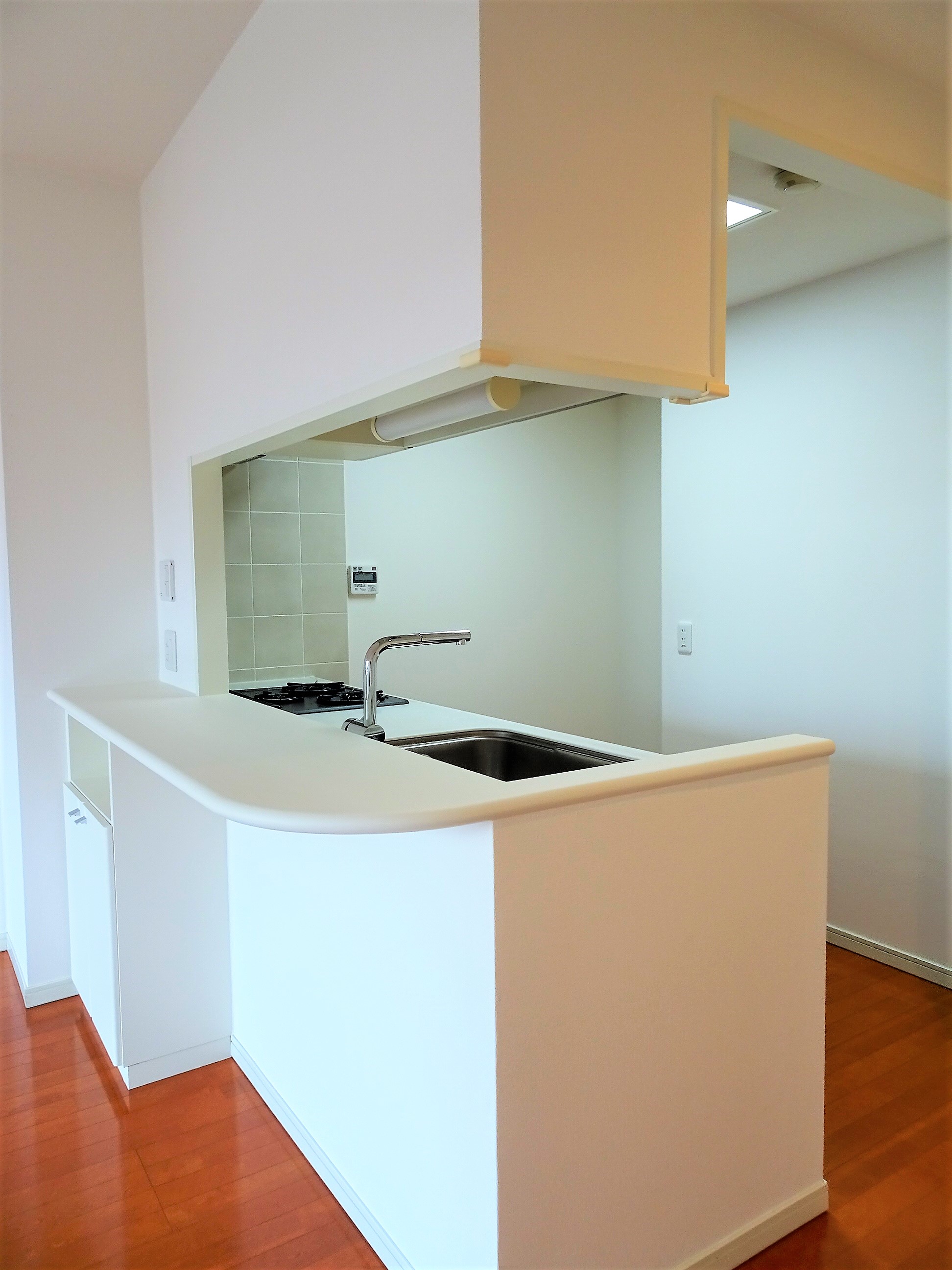 キッチン　人気のカウンターキッチンです　※同建物参考画像