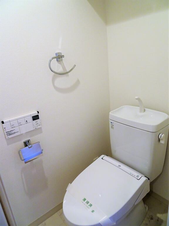 トイレ　温水洗浄便座付き※同建物参考画像