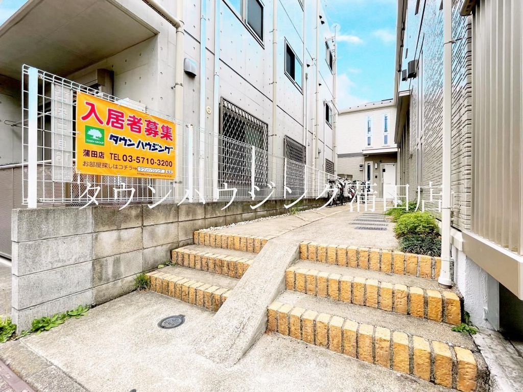 エントランス　★駐輪スペースあり★