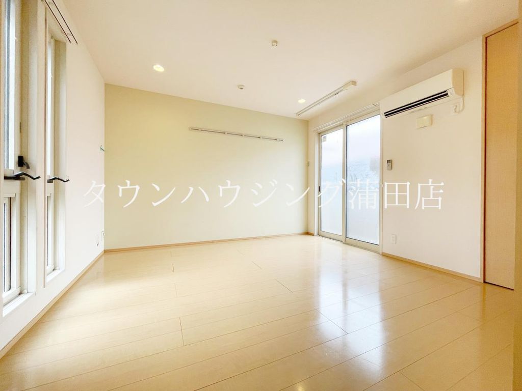 居室・リビング　★角部屋2面採光★広々8帖超え★
