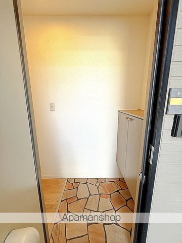 ヴィーブルAの玄関写真