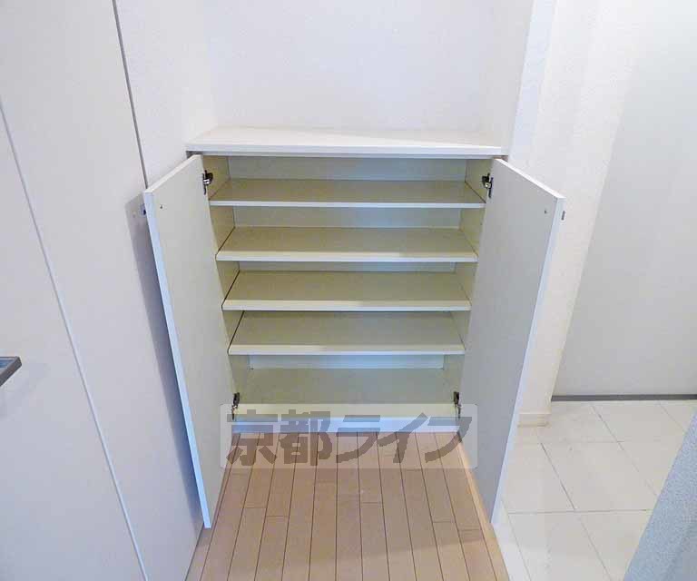 収納　下駄箱あります。